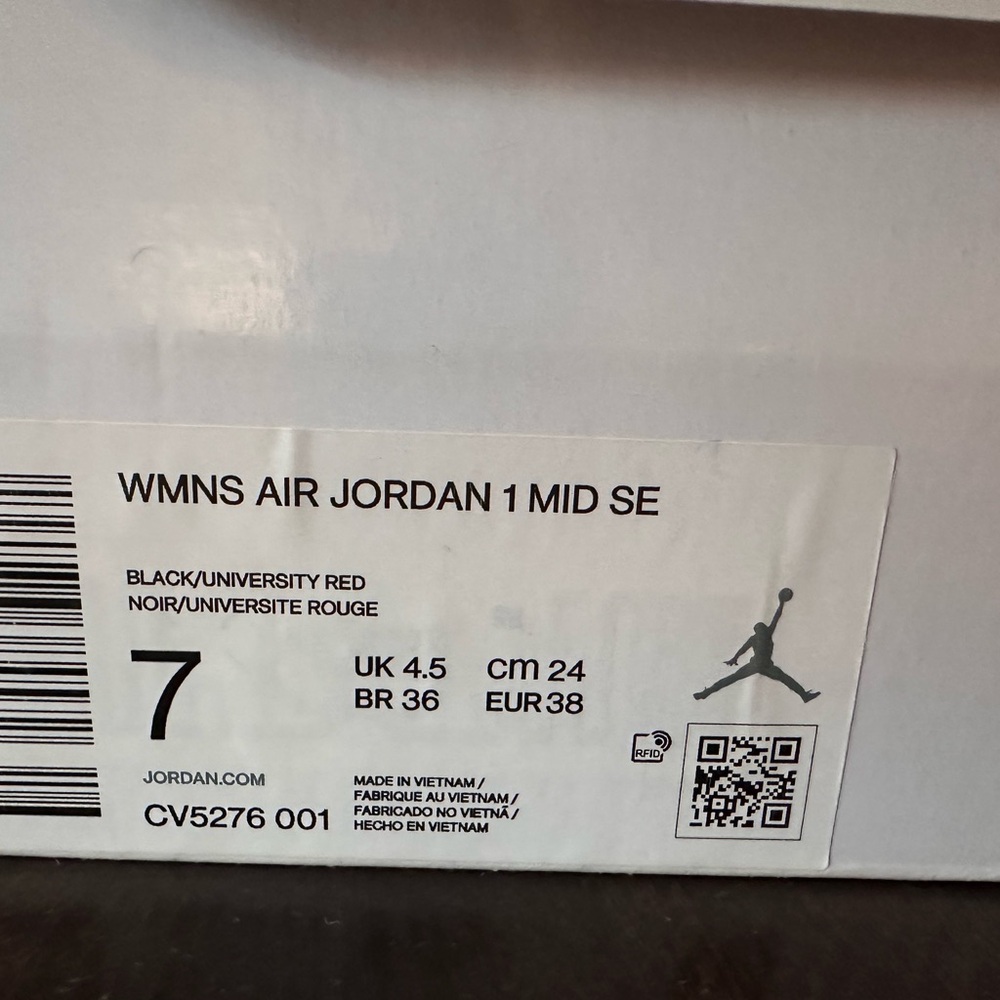 Women’s Air Jordan 1 Mid SE-Size 7 - Picture 9 of 9